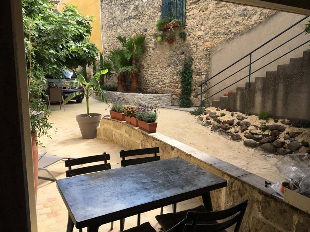 Les Fenetres Sur Cour Apartment Pézenas Екстериор снимка